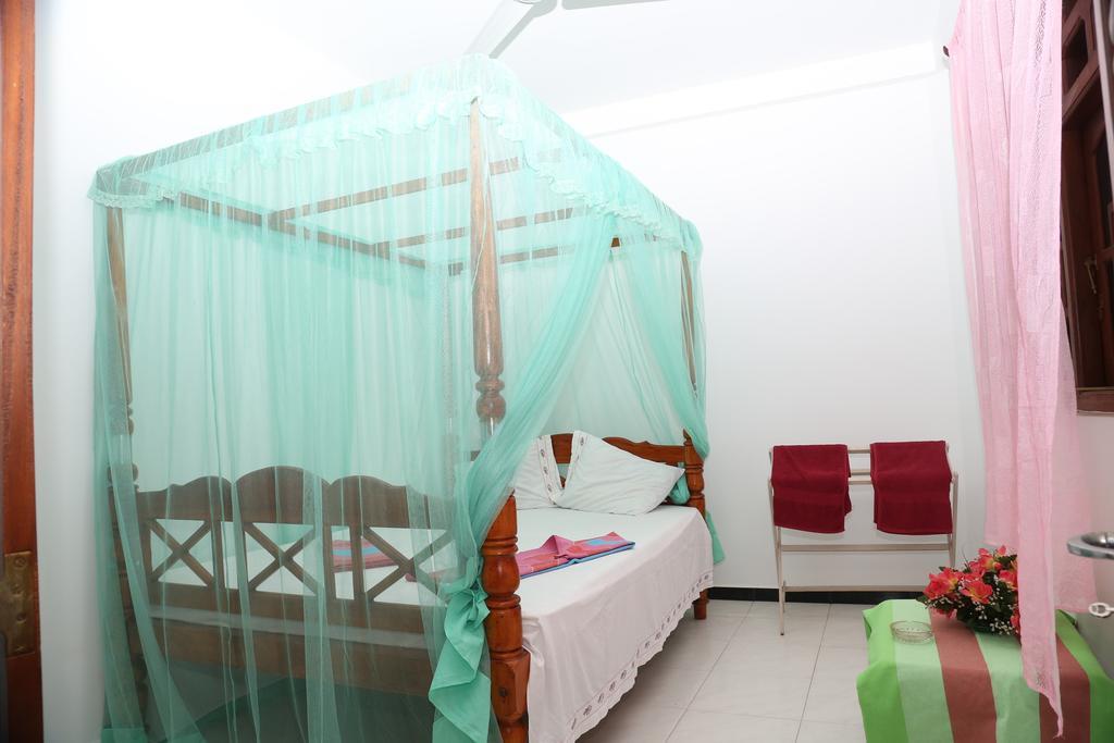 Rainbow Guest House Мирисса Номер фото